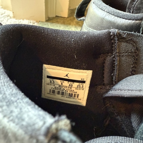 Like new | Wmns Air Jordan 1 Retro High Zip 'Black | 8.5 - Picture 2 of 5